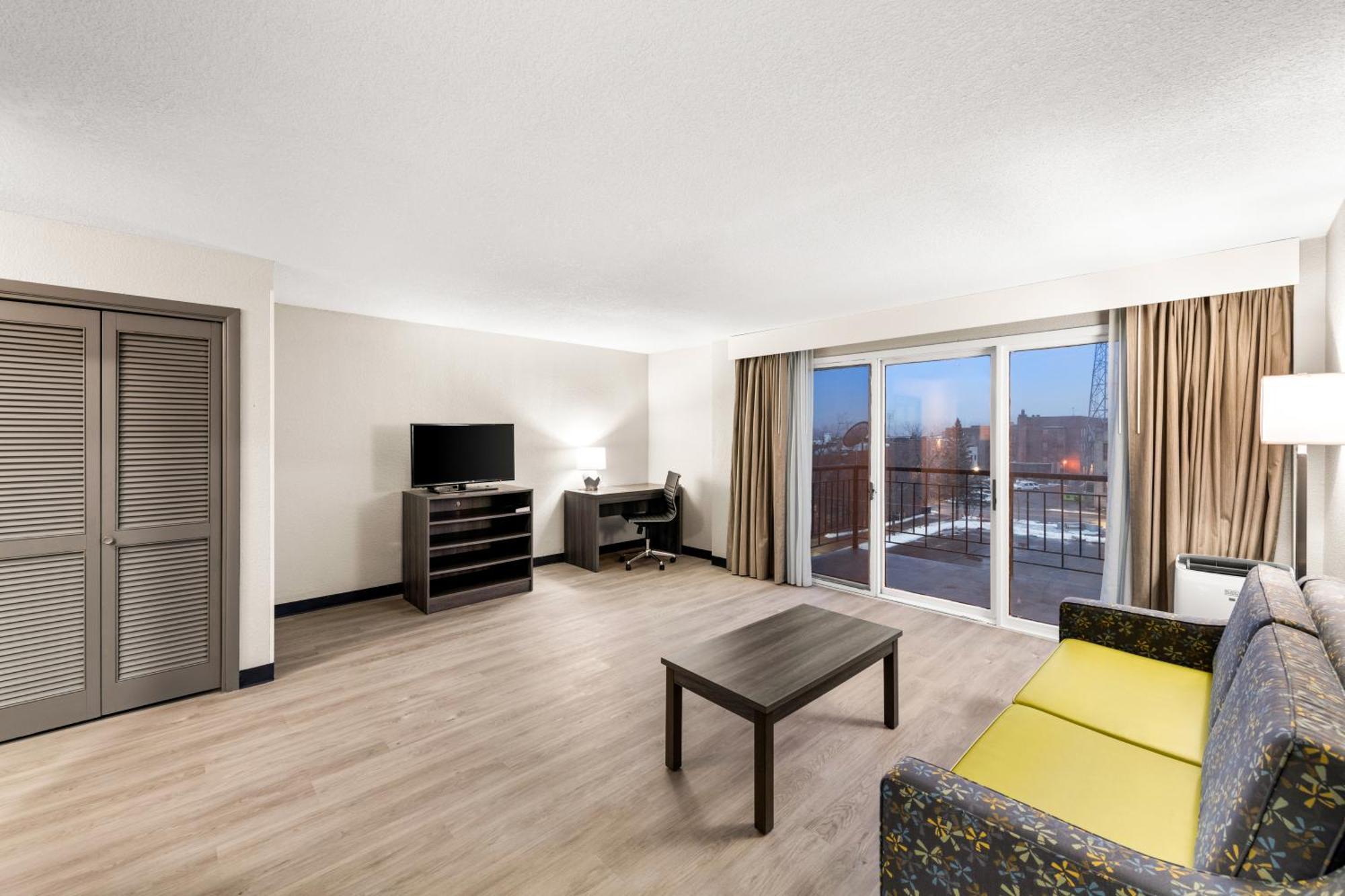 Hotel Clarion Pointe Rhinelander Downtown Exterior foto